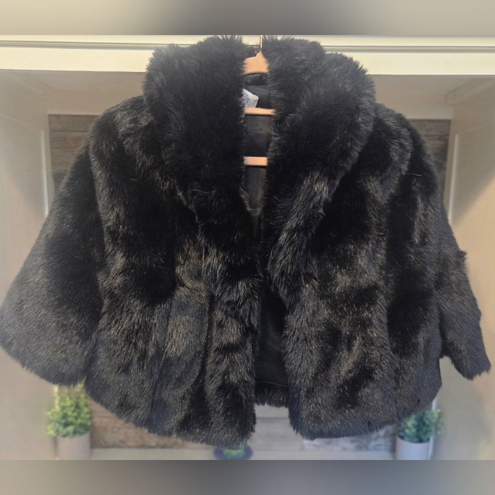 LOFT Luxurious Faux Fur Cape-Great For Formal Occasions!! BLACK Available Only!! - Picture 6 of 9